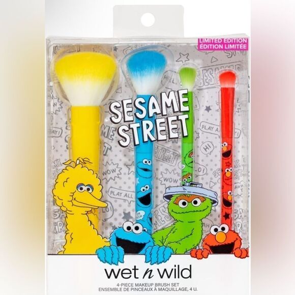Playful Beauty: NWT Wet n Wild x Sesame Street 4-Piece Makeup Brush Set - Picture 1 of 3